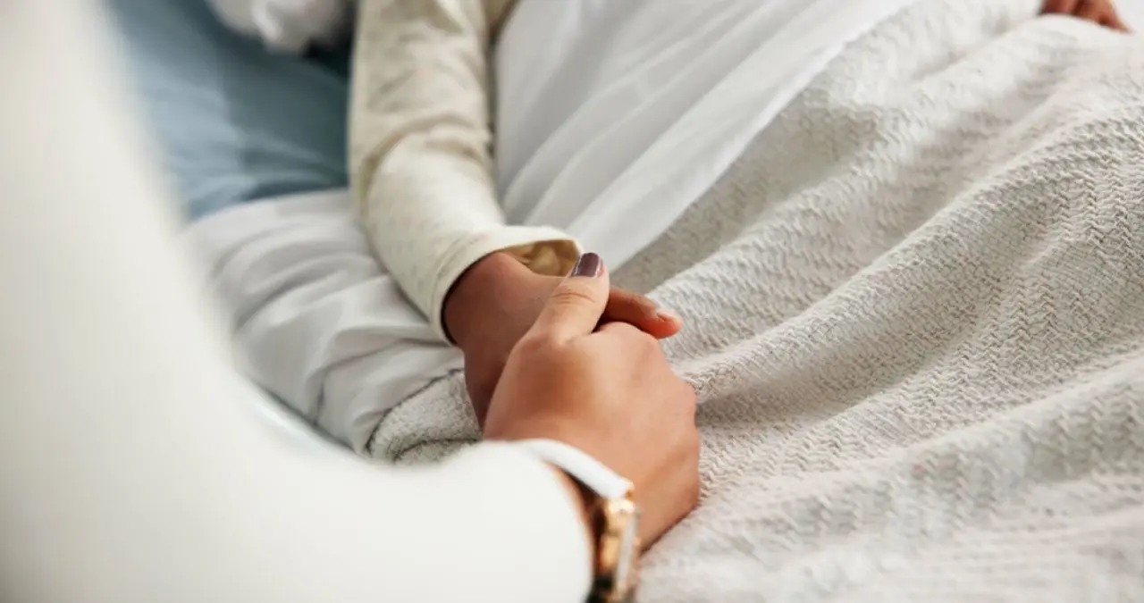 Fata de 13 ani a suferit un AVC după ce simptomele au fost confundate cu o sinuzită