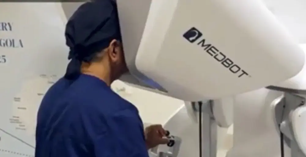 Premieră istorică în medicina americană: A operat cu succes de la 50 de kilometri depărtare!
