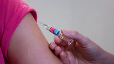 Vaccinarea antigripală în scădere: lipsa vaccinului lovește România